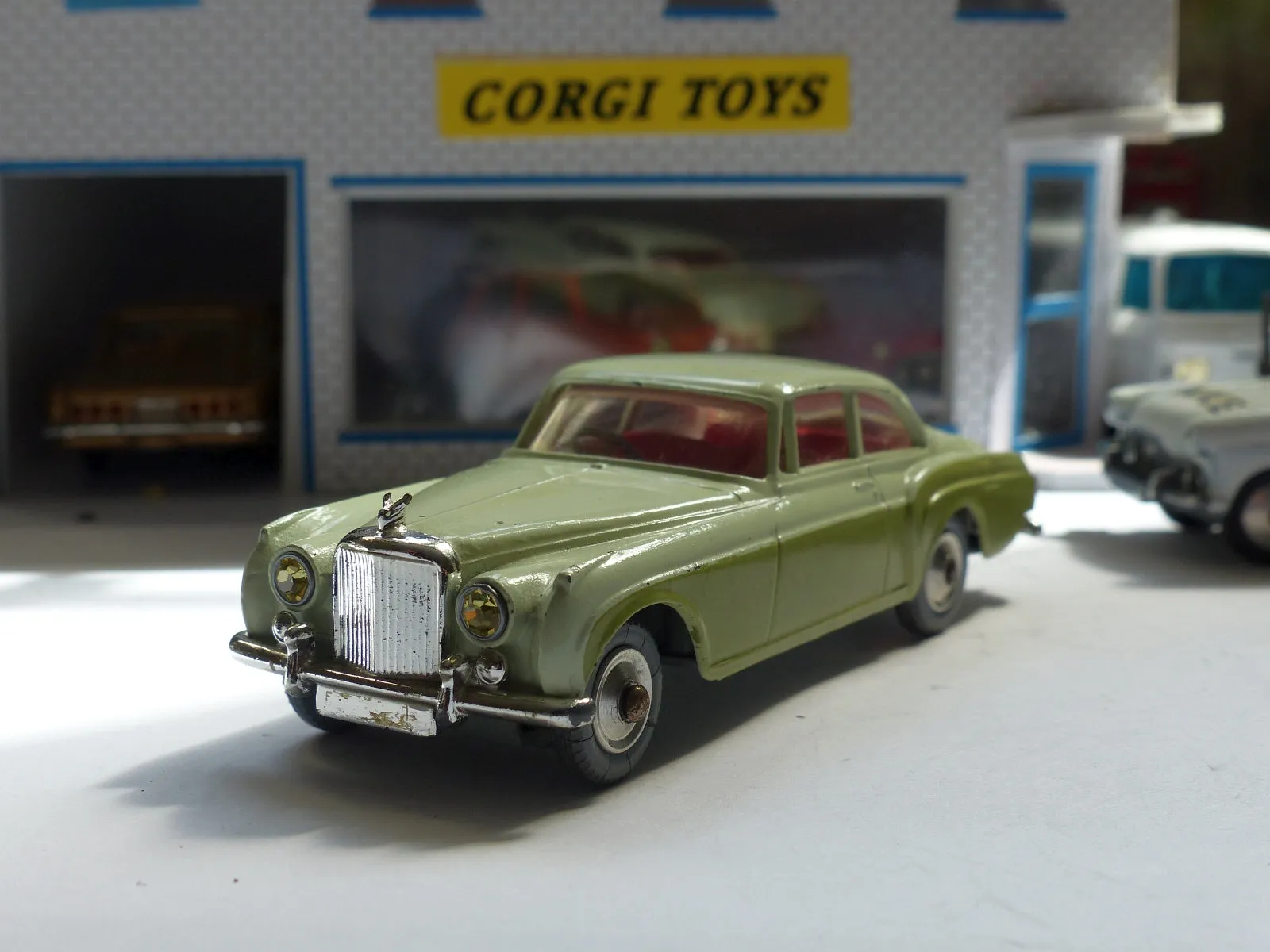 224 Bentley Continental in olive and pale apple green with original box