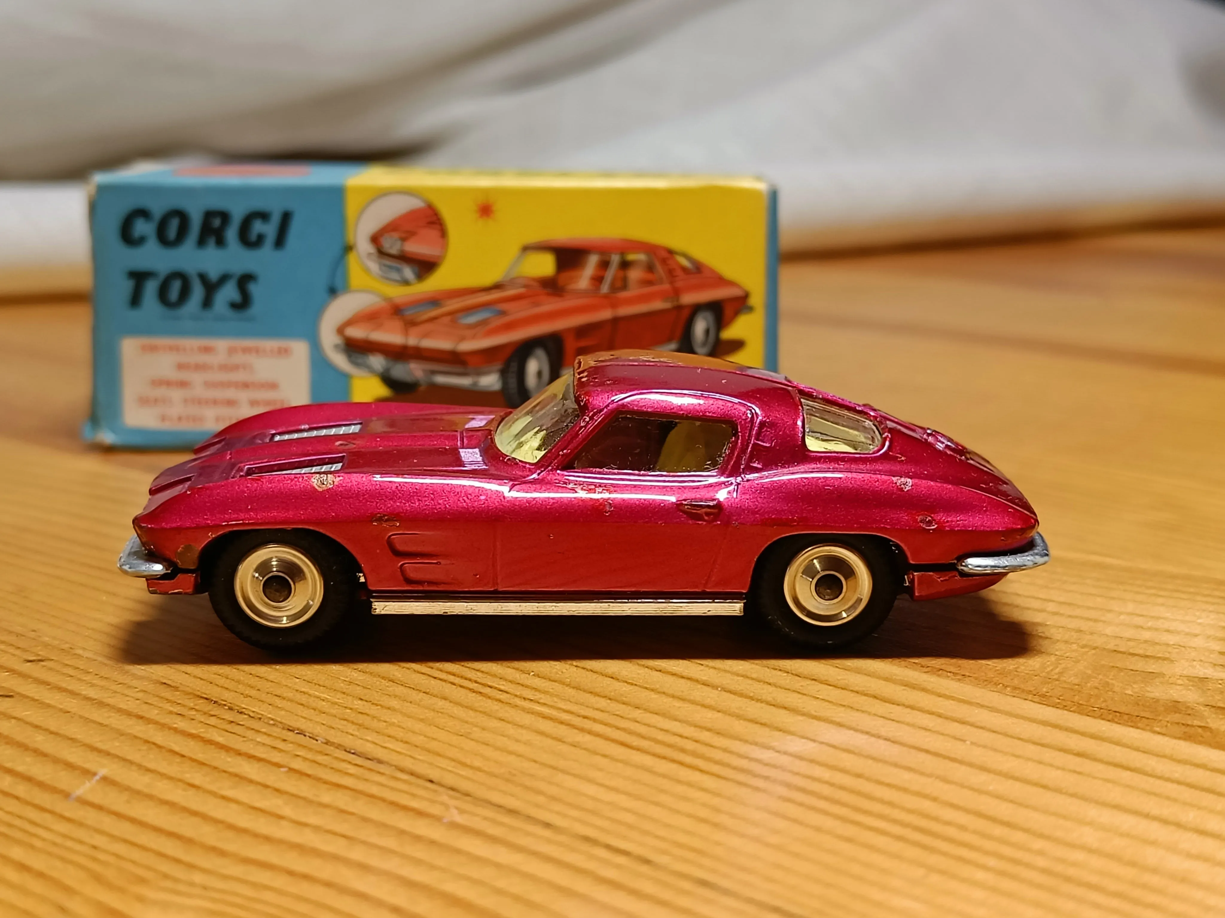 310 Chevrolet Corvette Sting Ray *early edition* with original box