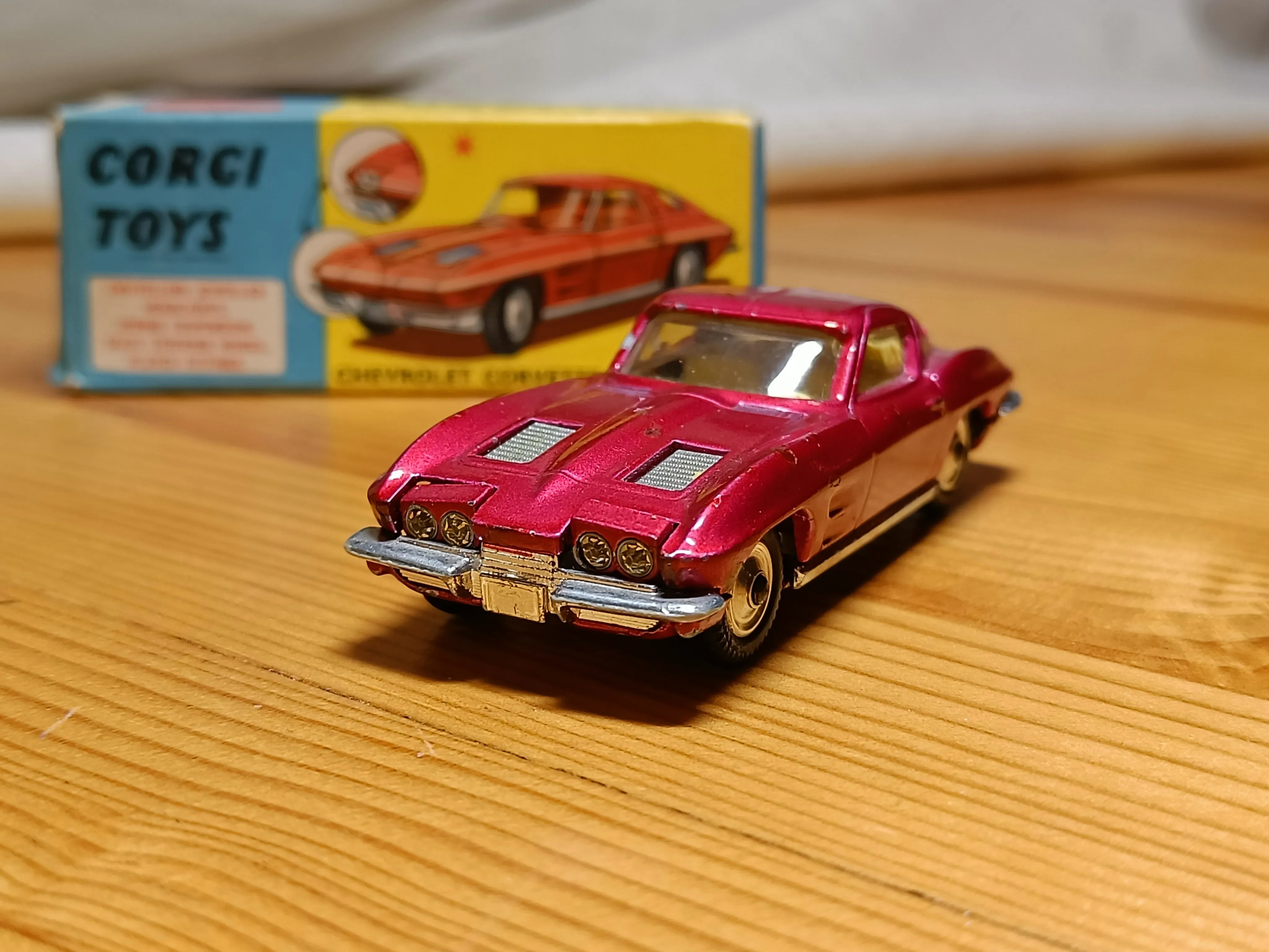 310 Chevrolet Corvette Sting Ray *early edition* with original box