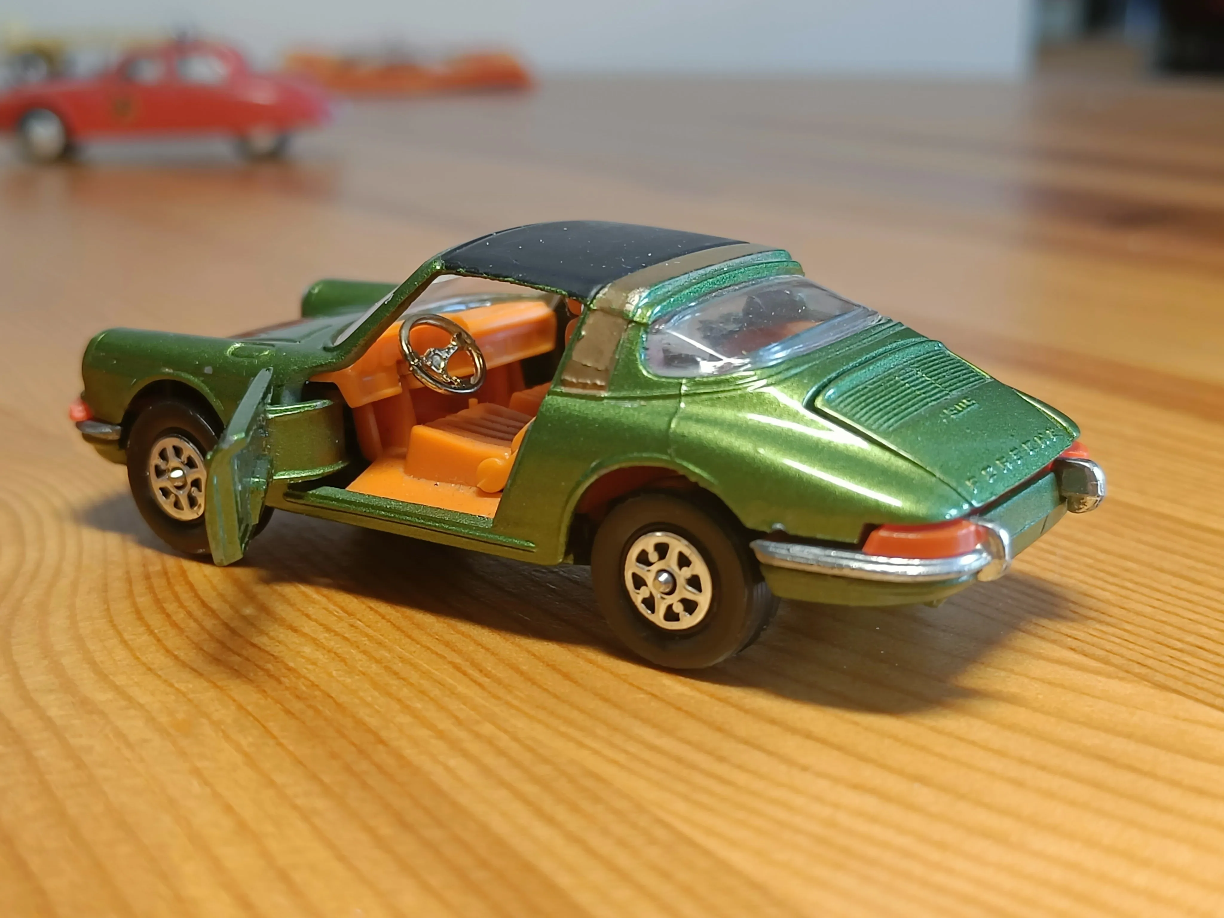 382 Porsche 911S Targa