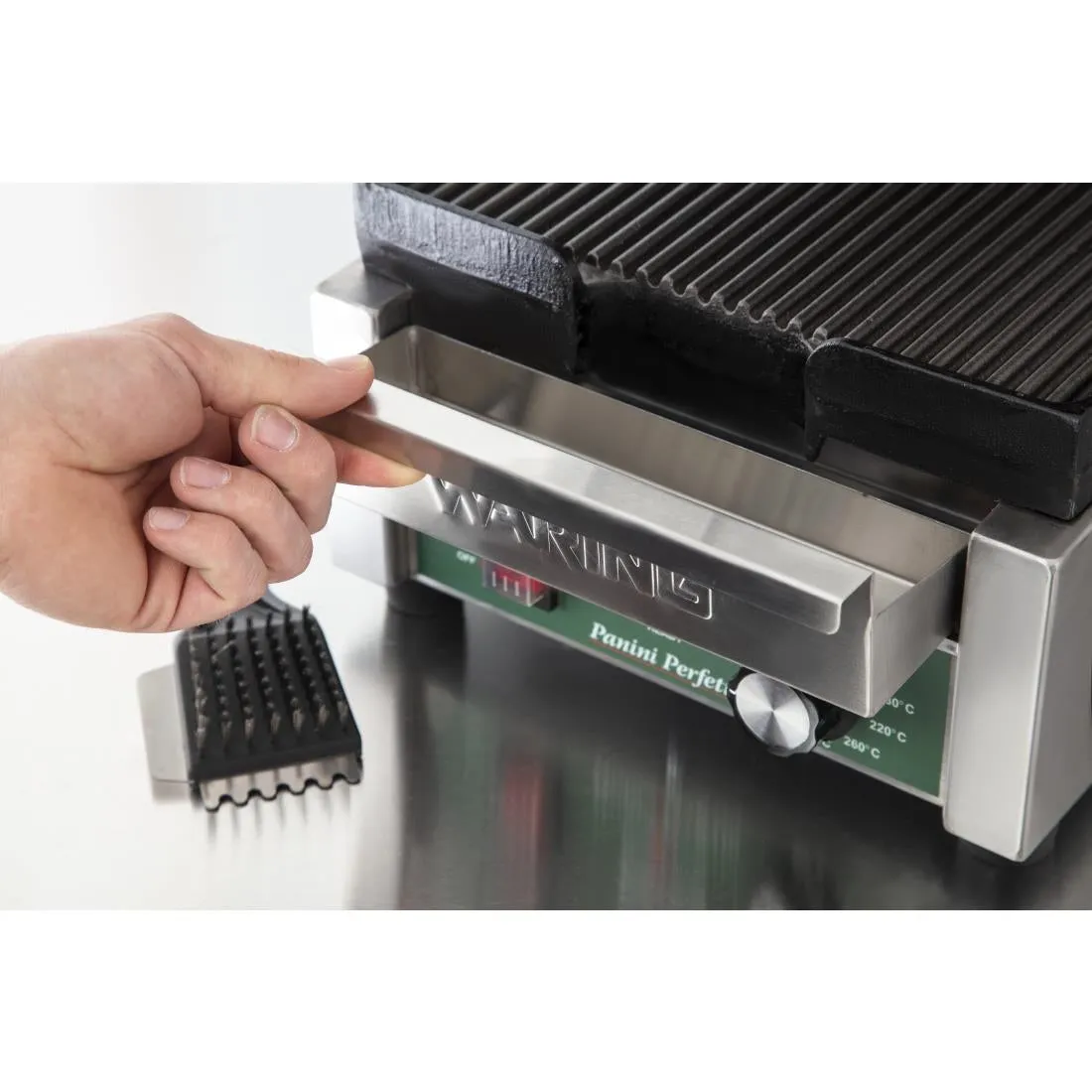 CF230 Waring Single Panini Grill WPG150K