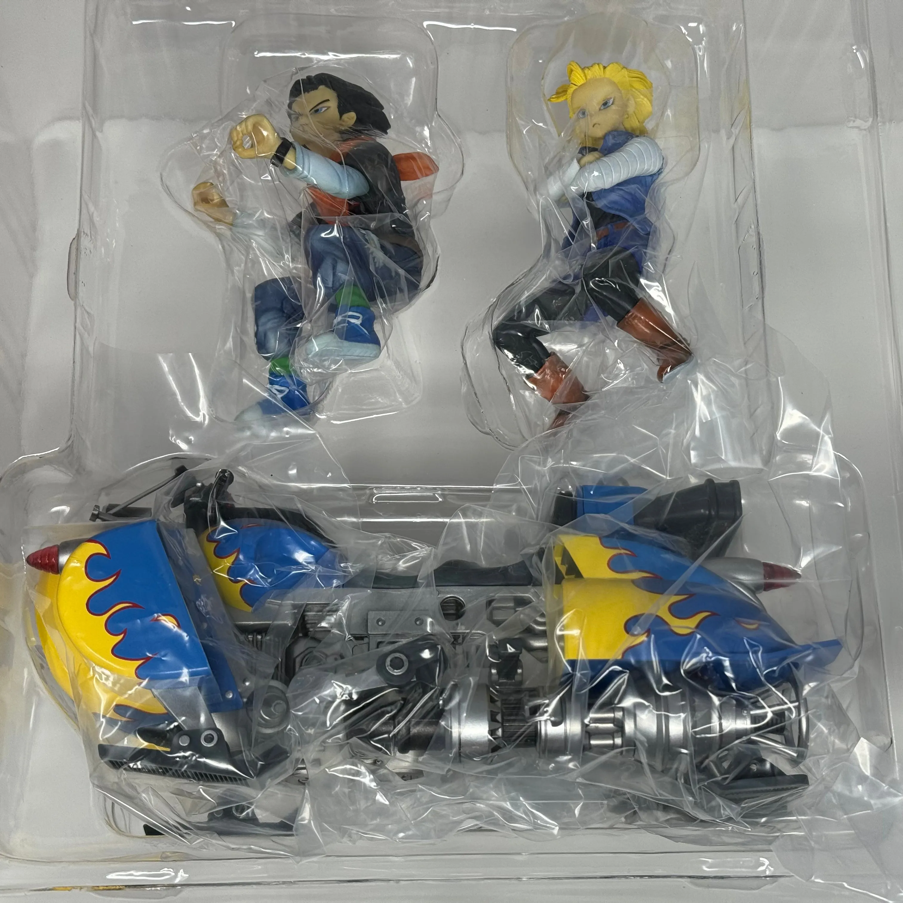 Megahouse Dragon Ball Z Desktop Real McCoy Androids No.17 & No.18 Figure Gokou - USED