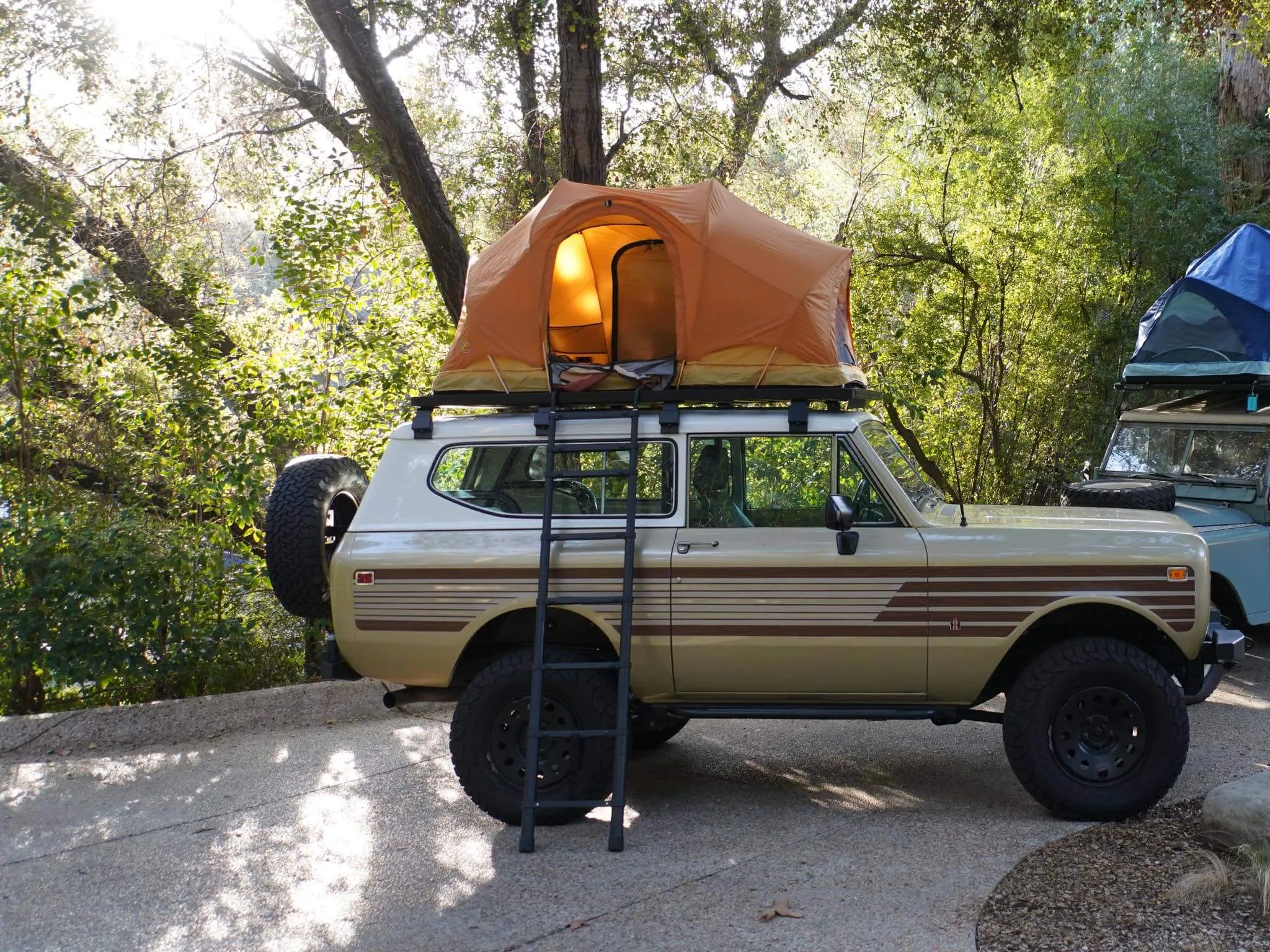 REV PICK-UP TRUCK TENT