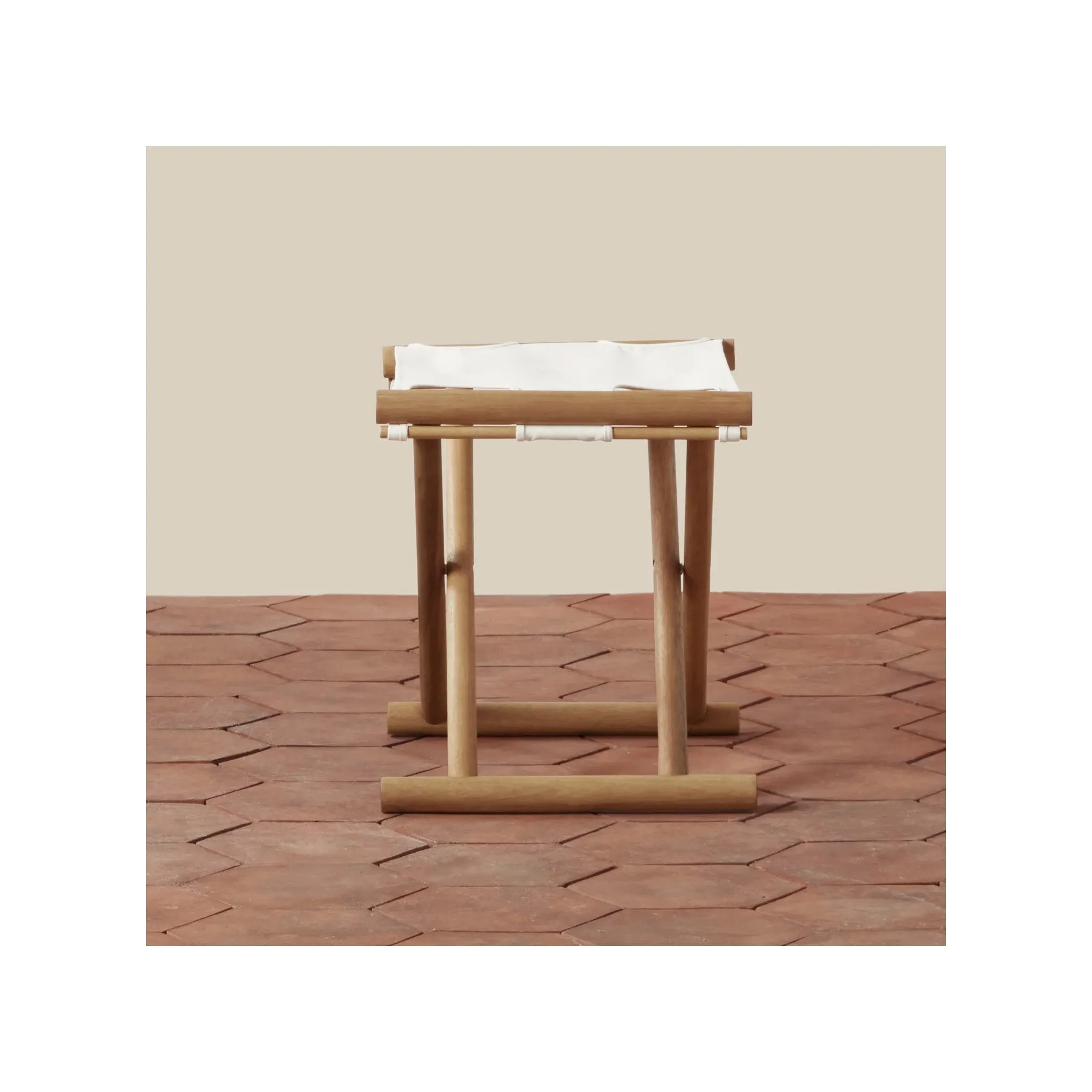 Santiago Stool